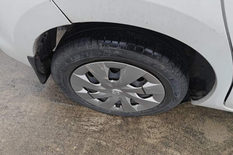 Used Toyota YARiS L Zhi Xuan 2015 1.5E Automatic Charm Edition
