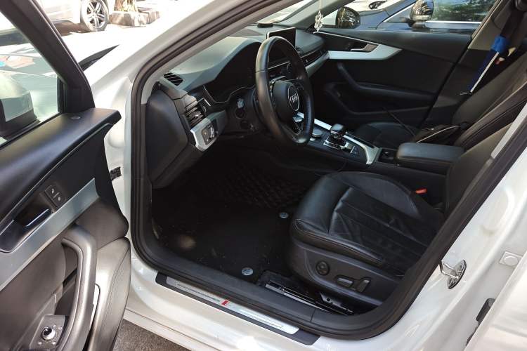 Used Audi A4L 2019 40 TFSI Fashion Edition China VI Emission Standard