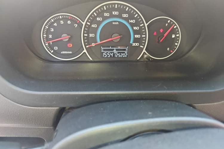 Used Wuling Rongguang V 2016 1.5L Standard Version Odometer Close Up