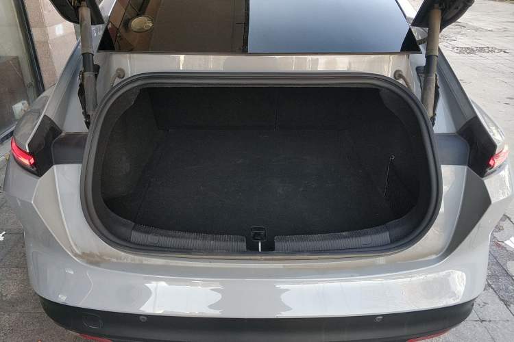 Used Nio ET5 2024 75 kWh Trunk