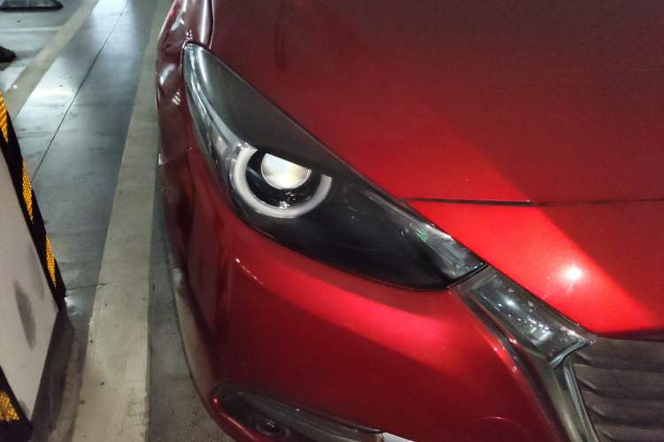 Used Mazda 3 Axela 2017 Sedan 1.5L Automatic Luxury Model Emission Standard China V Right Front Headlight