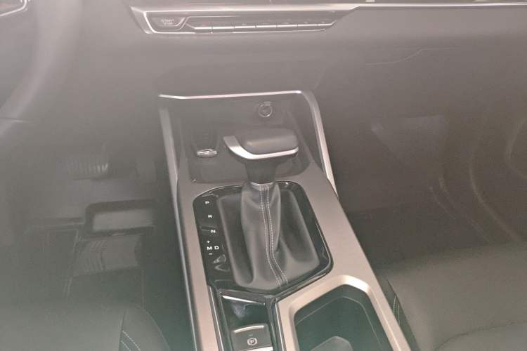 Used Geely Auto Emgrand 2023 4th Generation Champion Edition 1.5L CVT Luxury Model Gear Lever