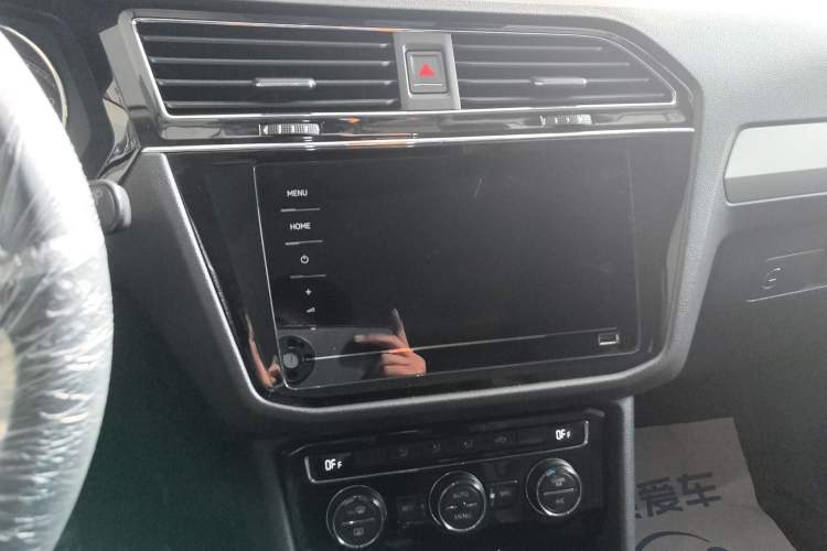 Used Volkswagen Tiguan L 2019 Updated Version 330TSI Automatic Two-Wheel Drive Panoramic Comfort Edition China VI Standard
