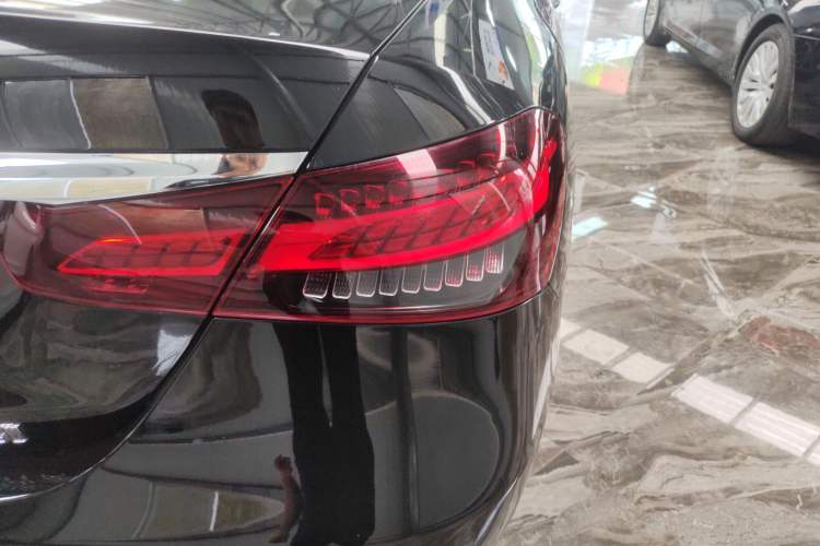 Used Mercedes-Benz E-Class 2021 Restyled E 300 L Sporty and Stylish Edition
