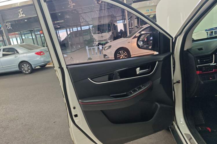 Used FORTHING Joyear X6 2017 Jingxiang Series 1.5T Manual Luxury Model
