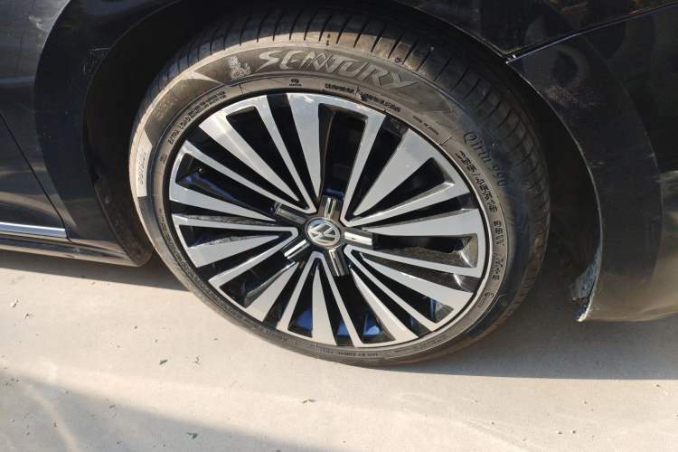 Used Volkswagen Passat 2019 280TSI Business Edition China VI Right Front Wheel Hub