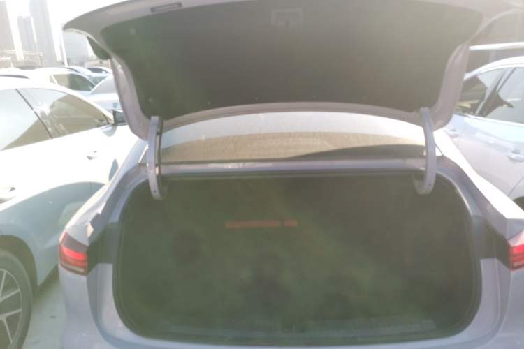 Used Roewe D6 2025 450km Deluxe Edition