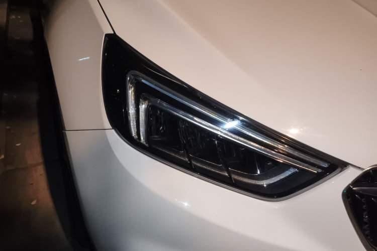 Used Buick Encore 2017 18T Automatic Two-Wheel Drive Urban Elite Model
