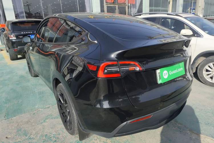 Used Tesla Model Y 2023 Long-Range All-Wheel-Drive Version
