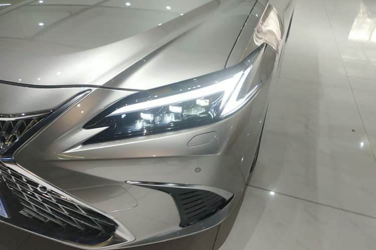 Used Lexus ES 2025 200 Premium Edition