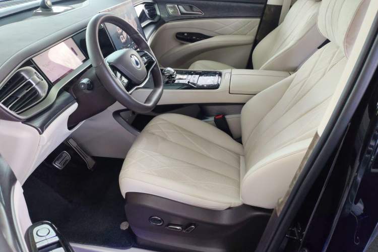 Used Denza D9 2025 DM-i Smart Drive 1020 Four-Wheel Drive Deluxe Model Left Front Seat