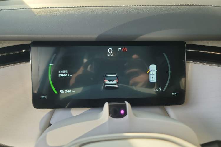 Used Volvo EM90 2025 Ultra Six-Seater