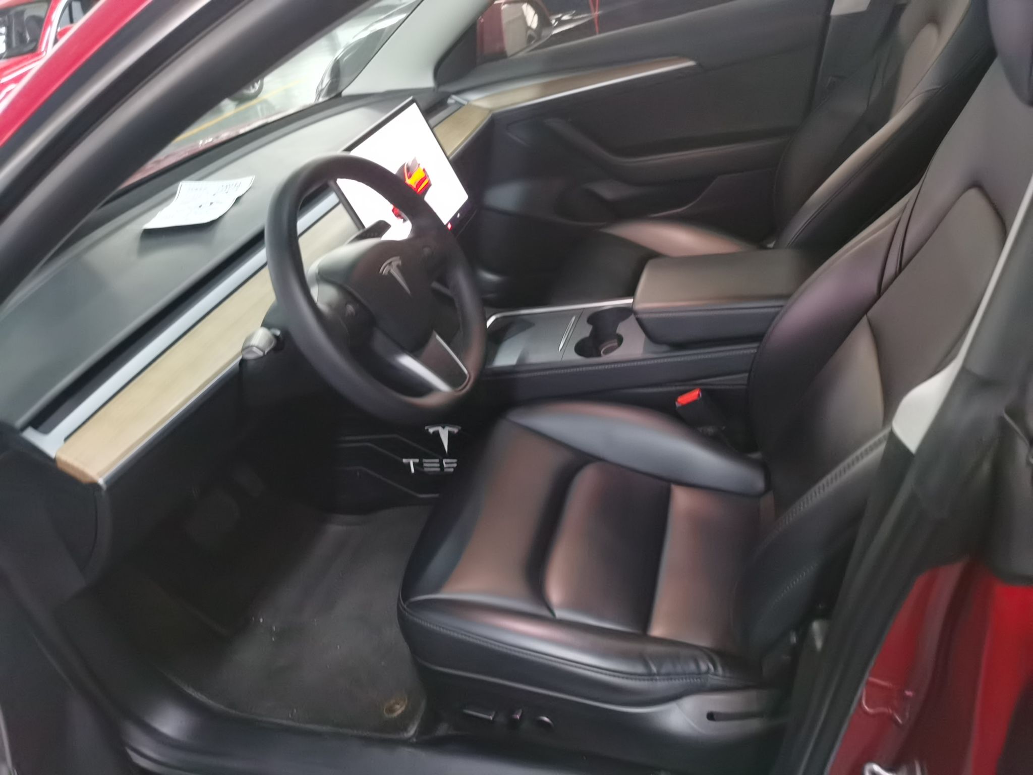 Переднее сиденье в автомобиле