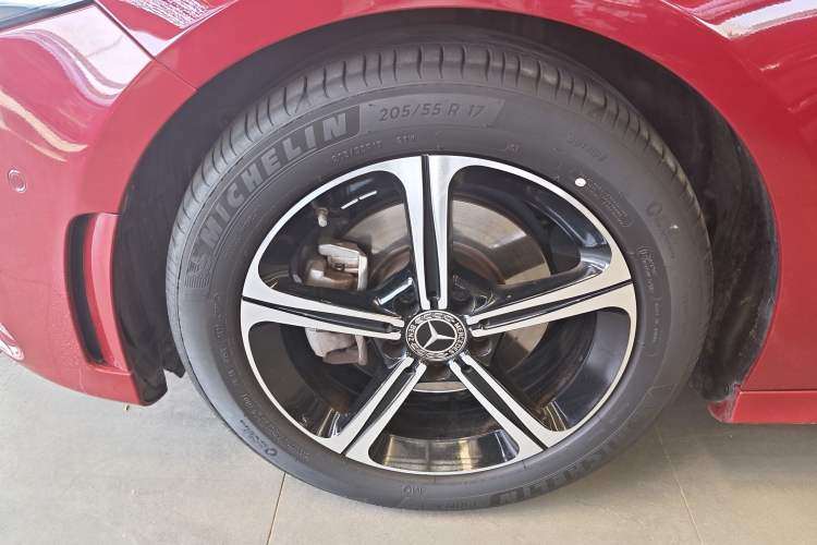 Used Mercedes-Benz A-Class 2022 Second Facelift A 200 L Sport Sedan Fashion Version
