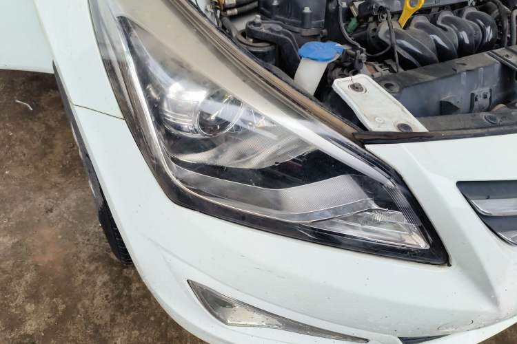 Used Hyundai Verna (older generation) 2016 1.4L Manual Smart GLS Trim