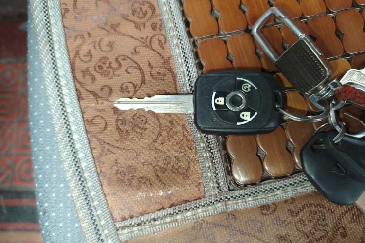 Used FORTHING Lingzhi 2014 M3 1.6L 7-Seater Luxury Model Vehicle Key