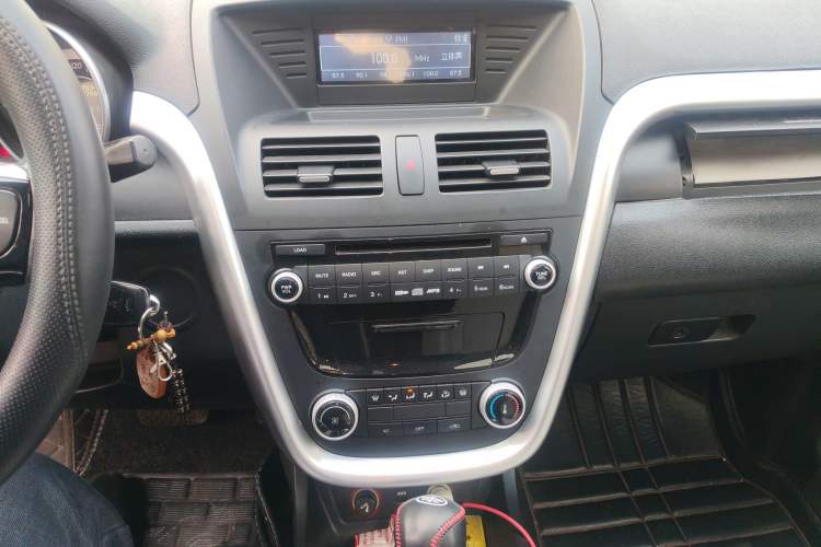 Used Bestune X80 2013 2.0L automatic comfort version
