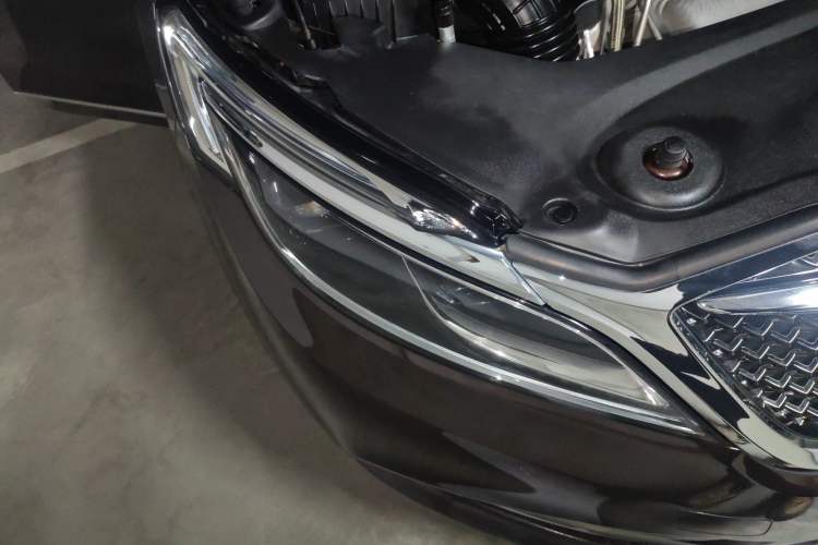 Used Buick GL8 2017 ES 28T Flagship Model China V Standard Right Front Headlight