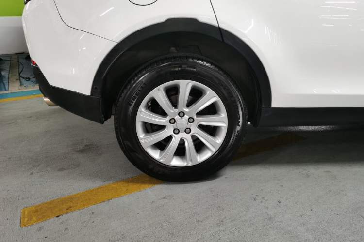 Used Land Rover Discovery Sport 2019 240 PS SE Version China VI Standard Right Rear Wheel Hub