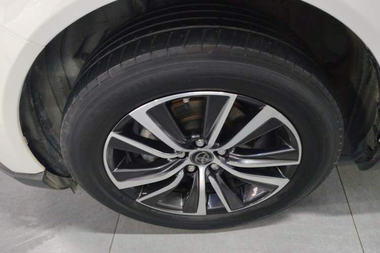 Used Toyota Harrier 2022 2.0L CVT Two-Wheel Drive Deluxe Edition