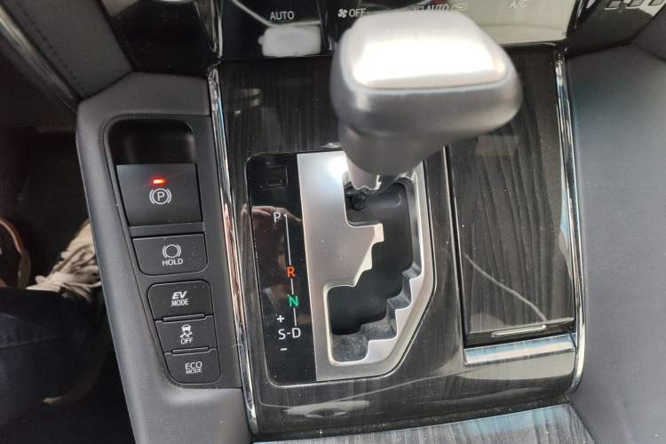 Used Lexus LM 2020 300h Four-Seat Grand Edition
