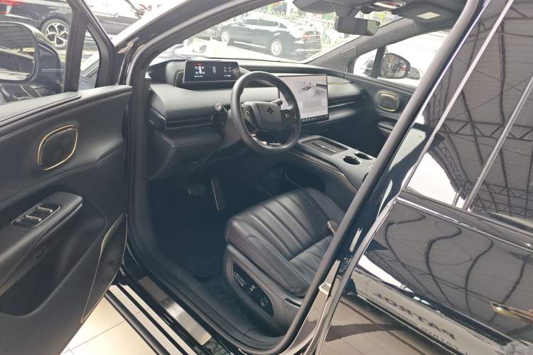 Used Hyptec HL 2025 700 Ultra Six-Seater All-Wheel-Drive LiDAR Version
