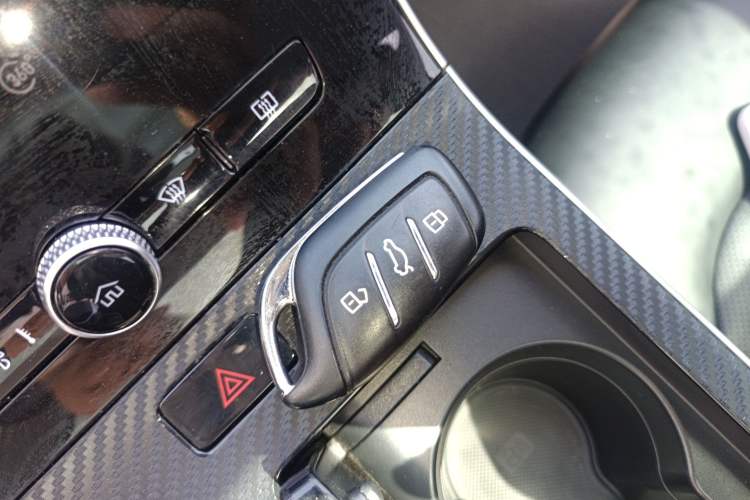 Used Rising ER6 2020 620 km Smart Edition
