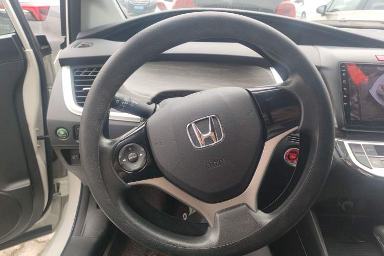 Used Honda Jade 2017 1.8L automatic Comfort version 5 seats
