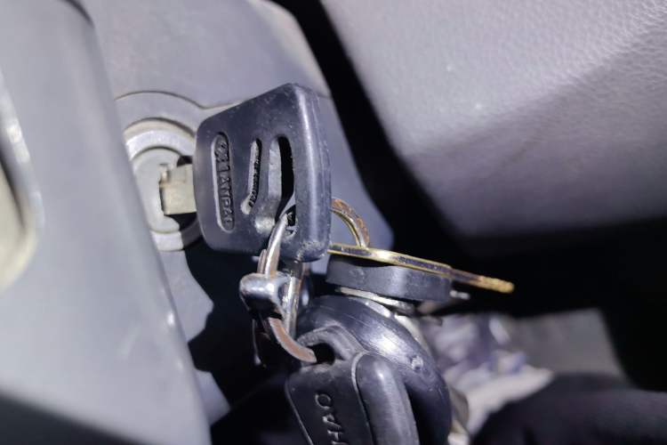 Used Iveco Power Daily 2017 2.5T Classic A37 High-Roof 7-Seater Passenger Van 47Z5
