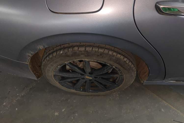 Used Hongqi H6 2023 2.0T ZhiZhen Edition Right Rear Wheel Hub