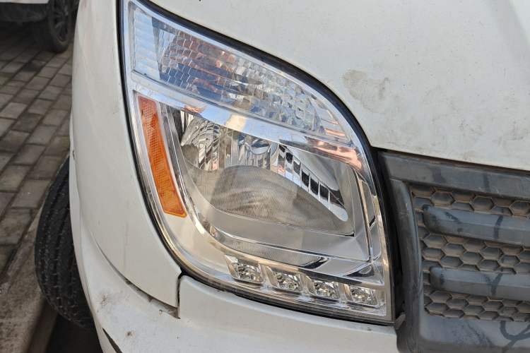 Used SAIC MAXUS Xintu V80 2021 2.0T Manual Classic Aoyuntong Long Wheelbase Mid-Roof 6/7/8/9-Seater