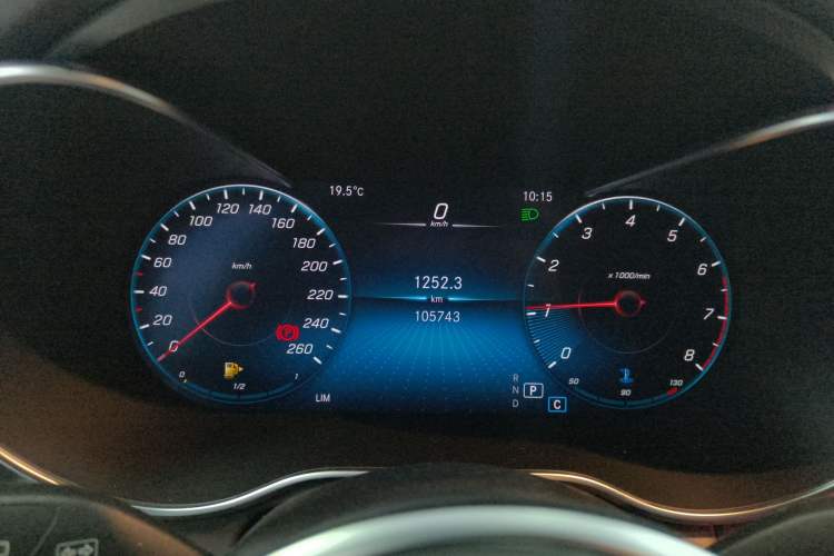 Used Mercedes-Benz GLC 2022 Facelift GLC 260 L 4MATIC Luxury Edition Instrument Cluster