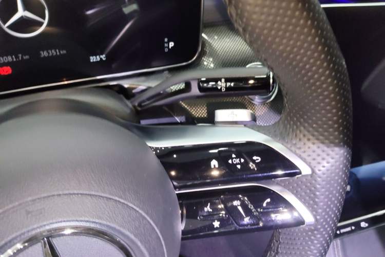 Used Mercedes-Benz C-Class 2023 Second Facelift C 260 L Sport Edition Gear Lever