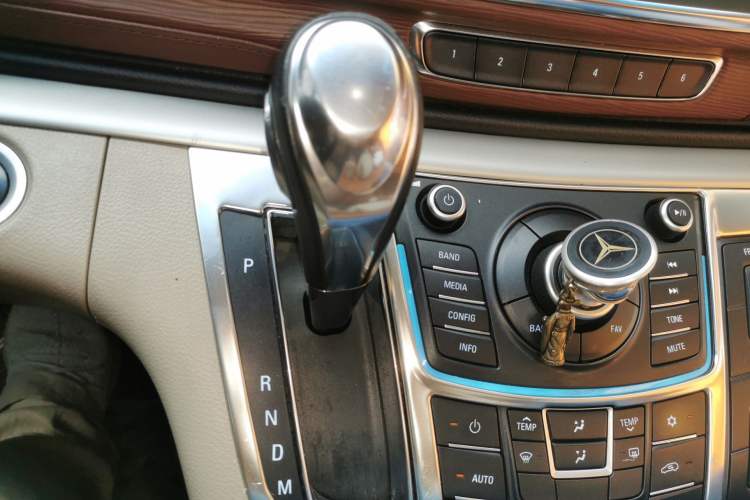 Used Buick GL8 2015 2.4L Luxury Business Premium Edition
