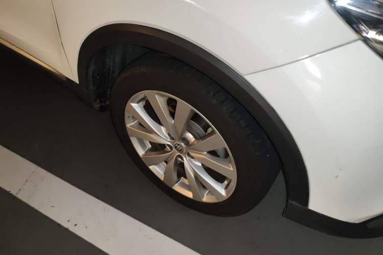 Used MG ZS 2017 1.5L Automatic Luxury Edition Right Front Wheel Hub