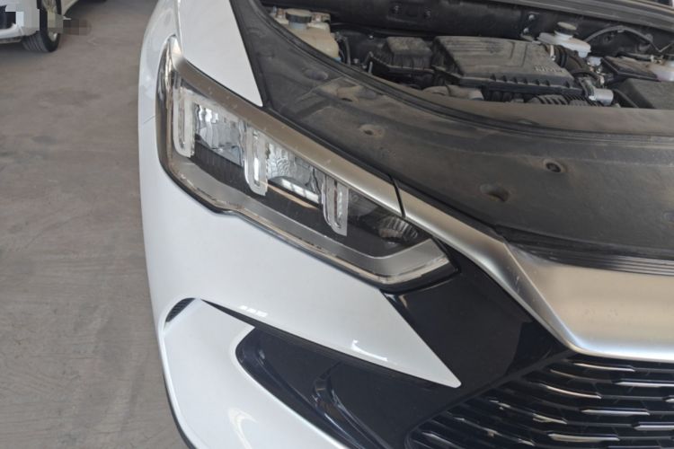 Used BYD Song Pro New Energy 2023 Champion Edition DM-i 110KM Beyond Model Right Front Headlight