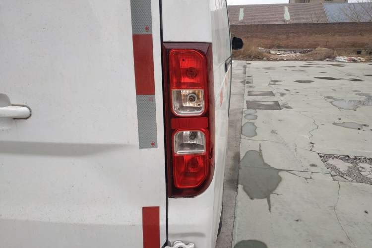 Used Wuling Yangguang 2024 300km Comfort Version with Sealed Windows 60kW Right Rear Taillight