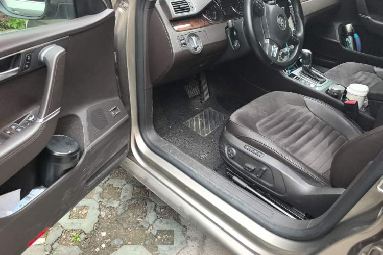 Used Volkswagen Magotan 2012 Travel Edition 2.0 TSI Comfort Version Driver Seat