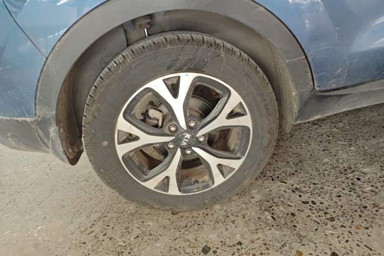 Used Kia KX3 2015 1.6L Automatic Two-Wheel Drive DLX Exterior 2