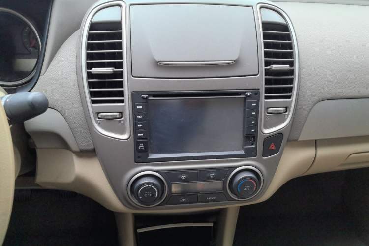 Used Nissan Sylphy 2012 Classic 1.6XL Manual Luxury Edition Audio And AC Panel