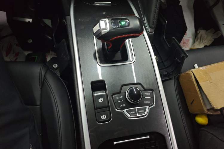 Used Haval H6 2018 Blue Label Sport Edition 1.5T Automatic Two-Wheel Drive Elite Model Gear Lever