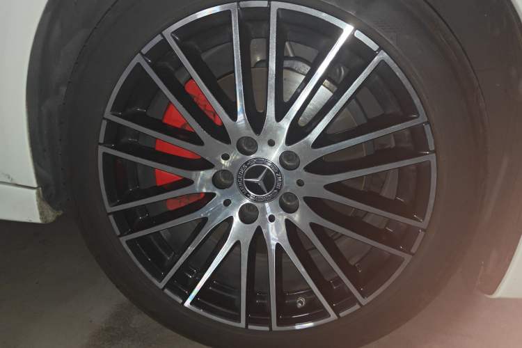 Used Mercedes-Benz C-Class 2022 Restyled C 260 L Sport Edition Right Front Wheel Hub