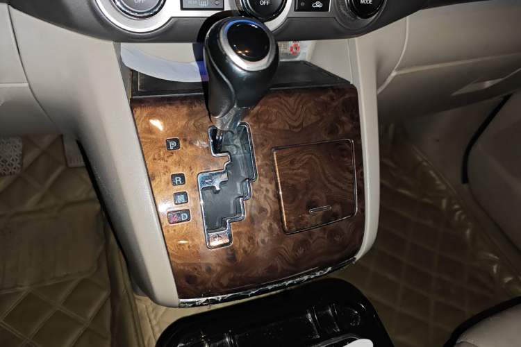 Used Mazda 8 2013 2.5L Deluxe Edition
