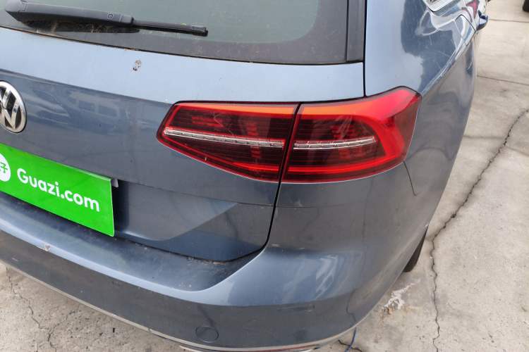 Used Volkswagen Variant 2016 380TSI Two-Wheel Drive R-Line Version Right Rear Taillight