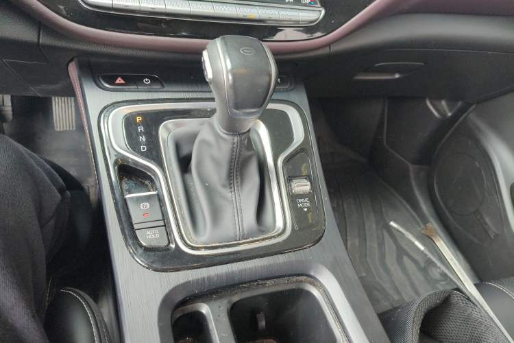 Used GAC Trumpchi M6 2021 PRO 270T DCT Luxury Edition Gear Lever