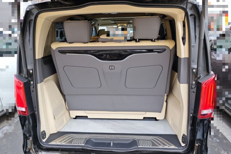 Used Mercedes-Benz V-Class 2021 V 260 Avantgarde Edition Trunk