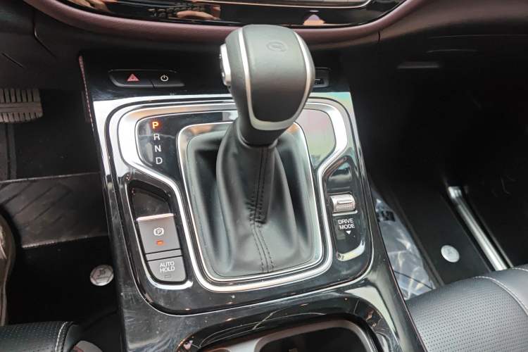 Used GAC Trumpchi M6 2023 PRO 270T DCT Luxury Edition Gear Lever