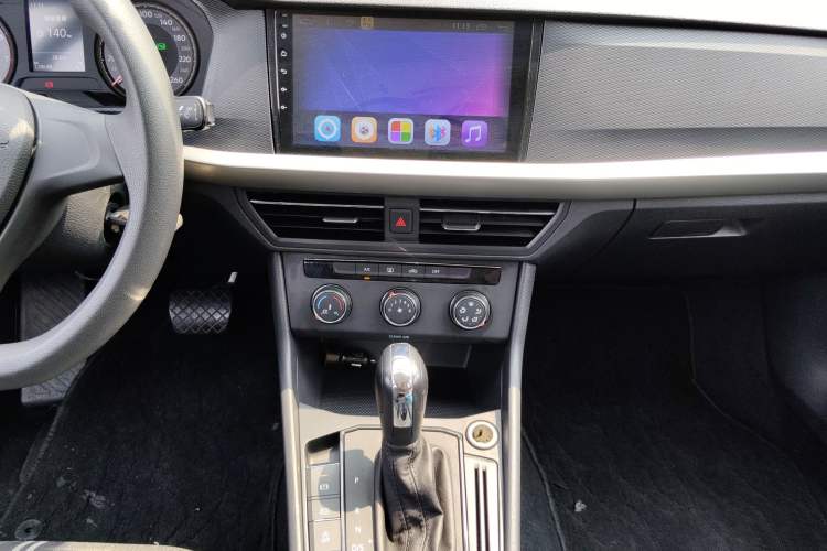 Used Volkswagen Lavida 2019 1.5L Automatic Fashion Edition China VI Audio And AC Panel