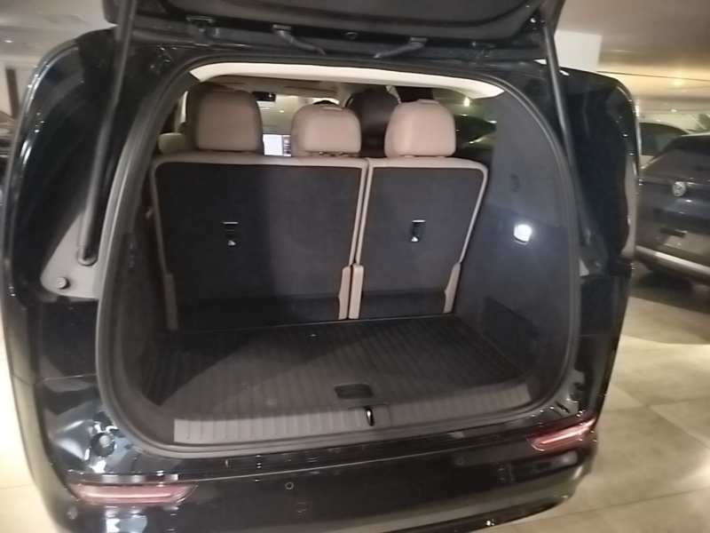 Used Li Auto MEGA 2025 Home Family Special Edition — 18