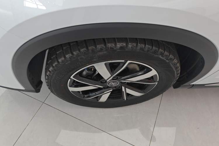 Used BYD Song Pro New Energy 2024 HONOR Edition DM-i 71KM Navigation Model Left Front Wheel Hub